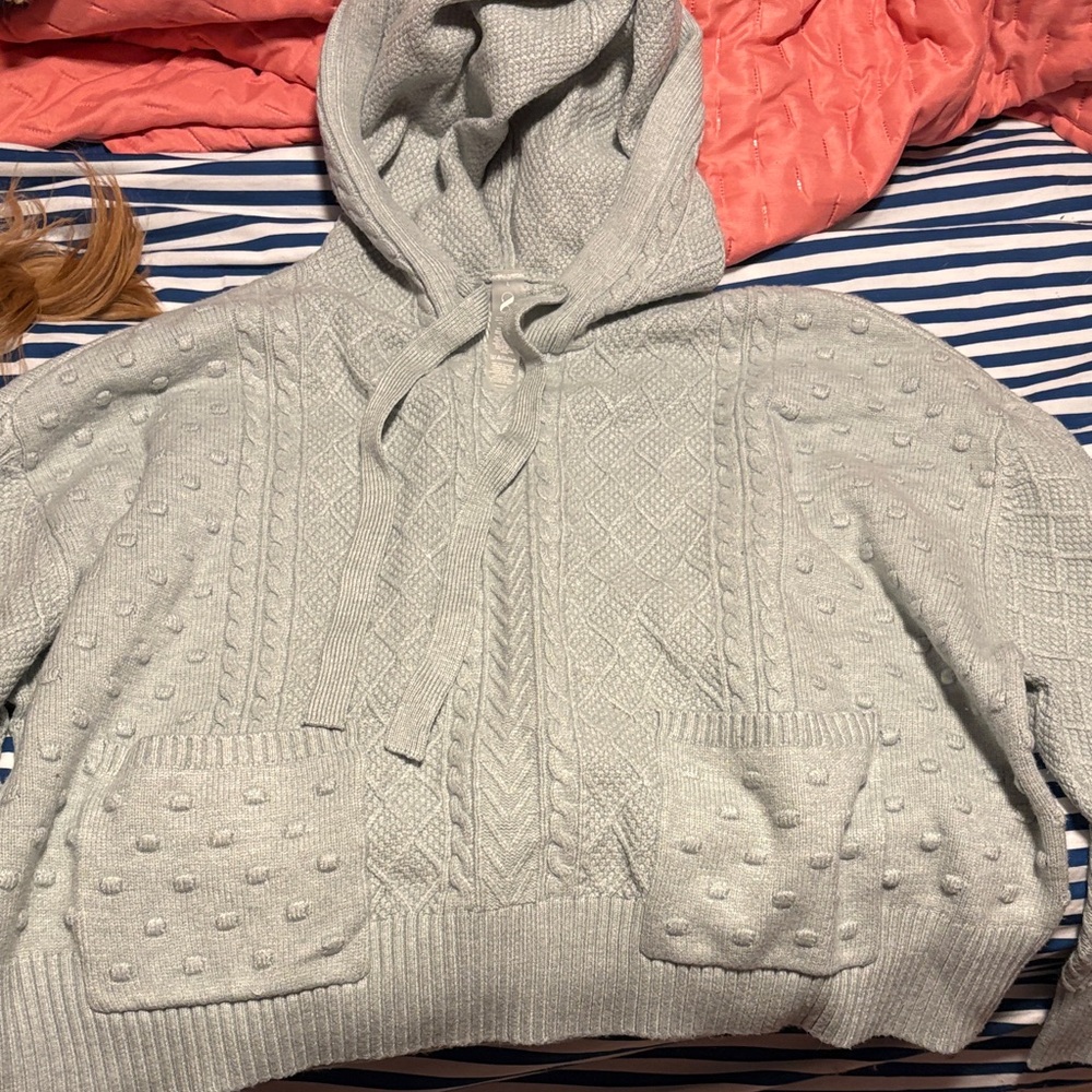 Lou & Grey Textured Knit Hoodie Sweater in Light Gray